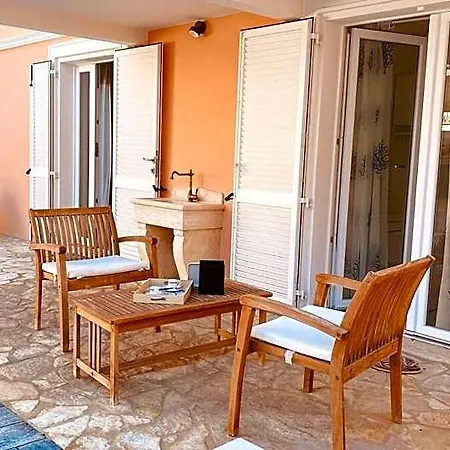 Casa Jacopo - Con Terrazzo E Posto Auto فندق 2*